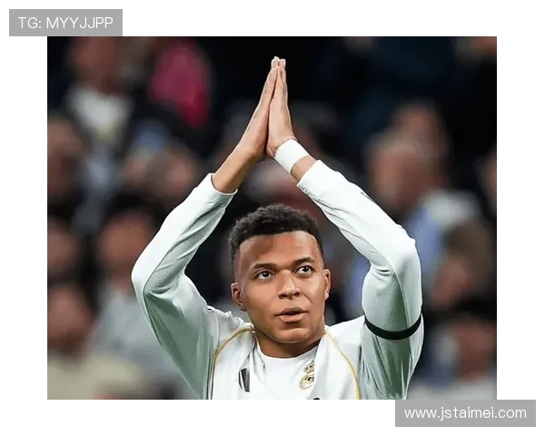 姆巴佩欧冠单赛季14球仅次本泽马C罗莱万 姆巴佩欧冠单赛季14球仅次本泽马C罗莱万